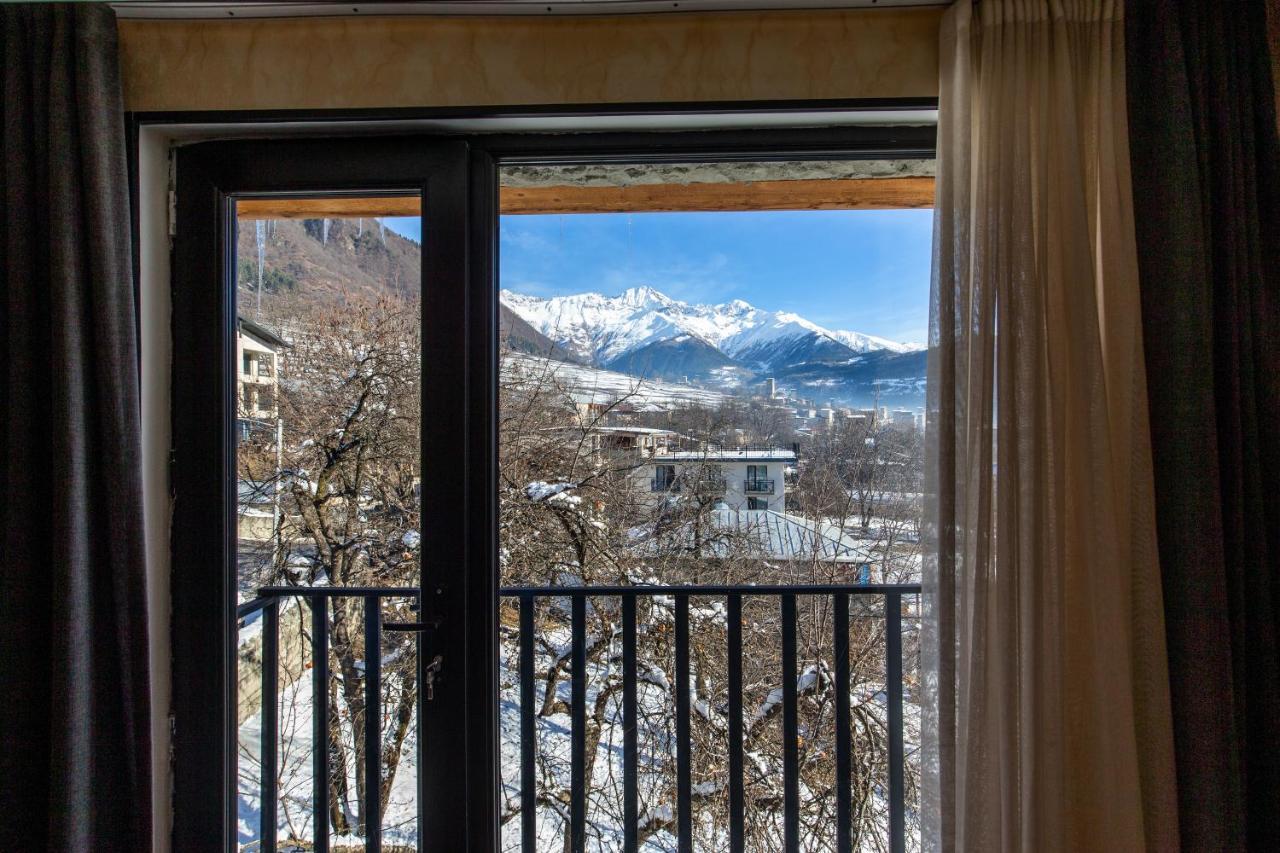 Mestia Hotel Amirani Εξωτερικό φωτογραφία