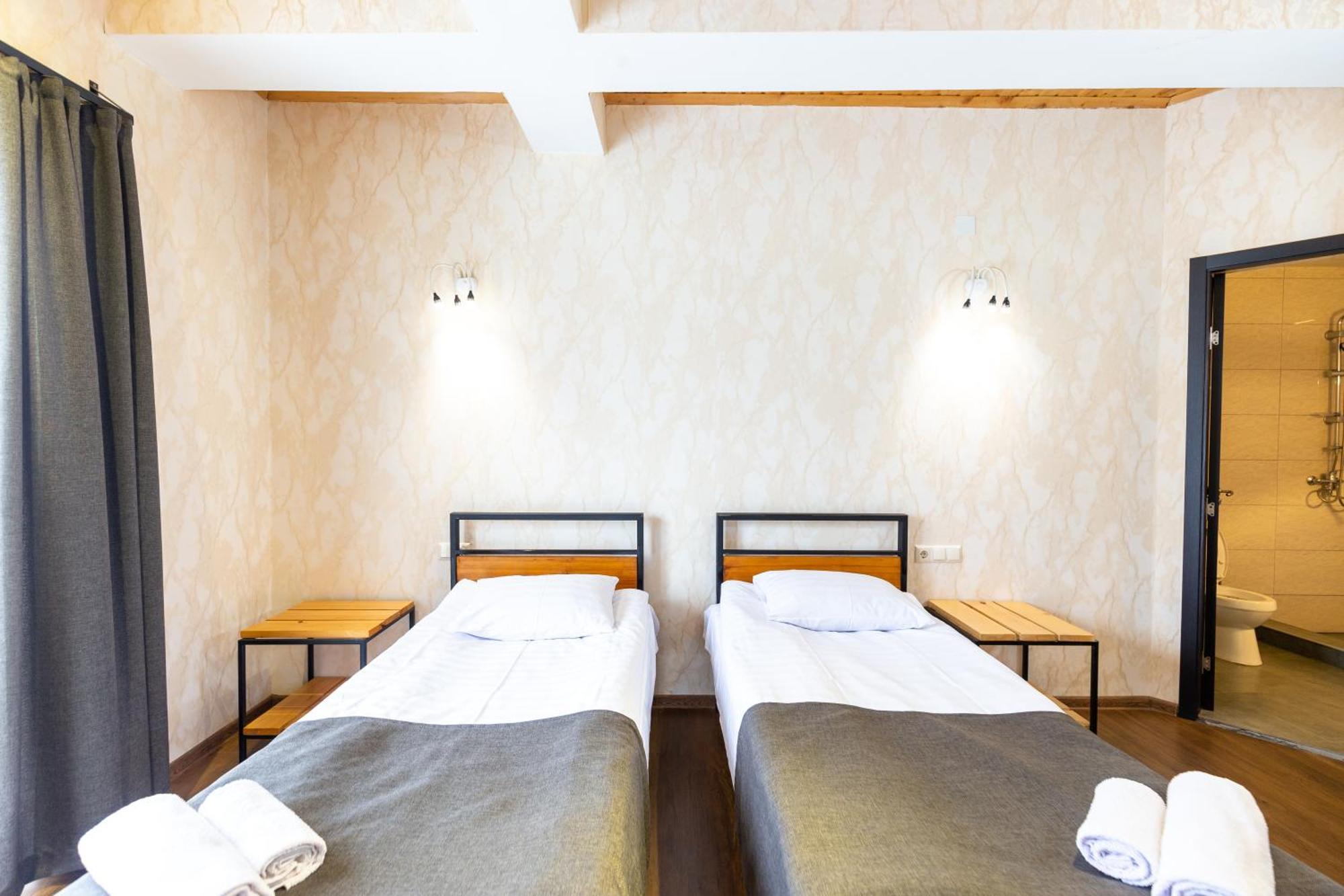 Mestia Hotel Amirani Εξωτερικό φωτογραφία
