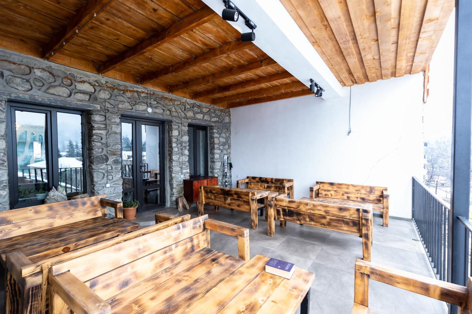 Mestia Hotel Amirani Εξωτερικό φωτογραφία