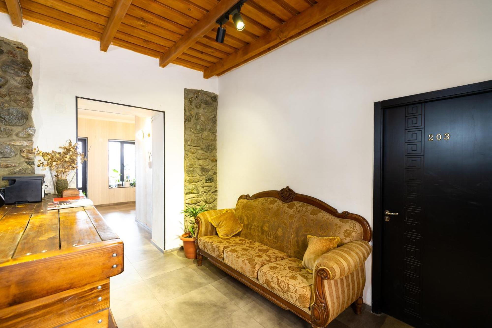 Mestia Hotel Amirani Εξωτερικό φωτογραφία