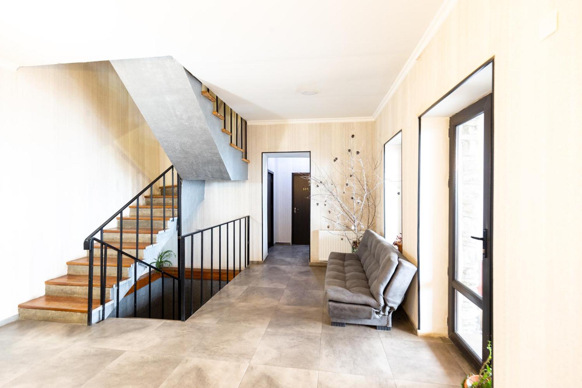 Mestia Hotel Amirani Εξωτερικό φωτογραφία
