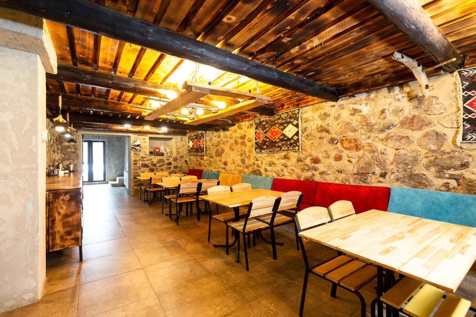 Mestia Hotel Amirani Εξωτερικό φωτογραφία