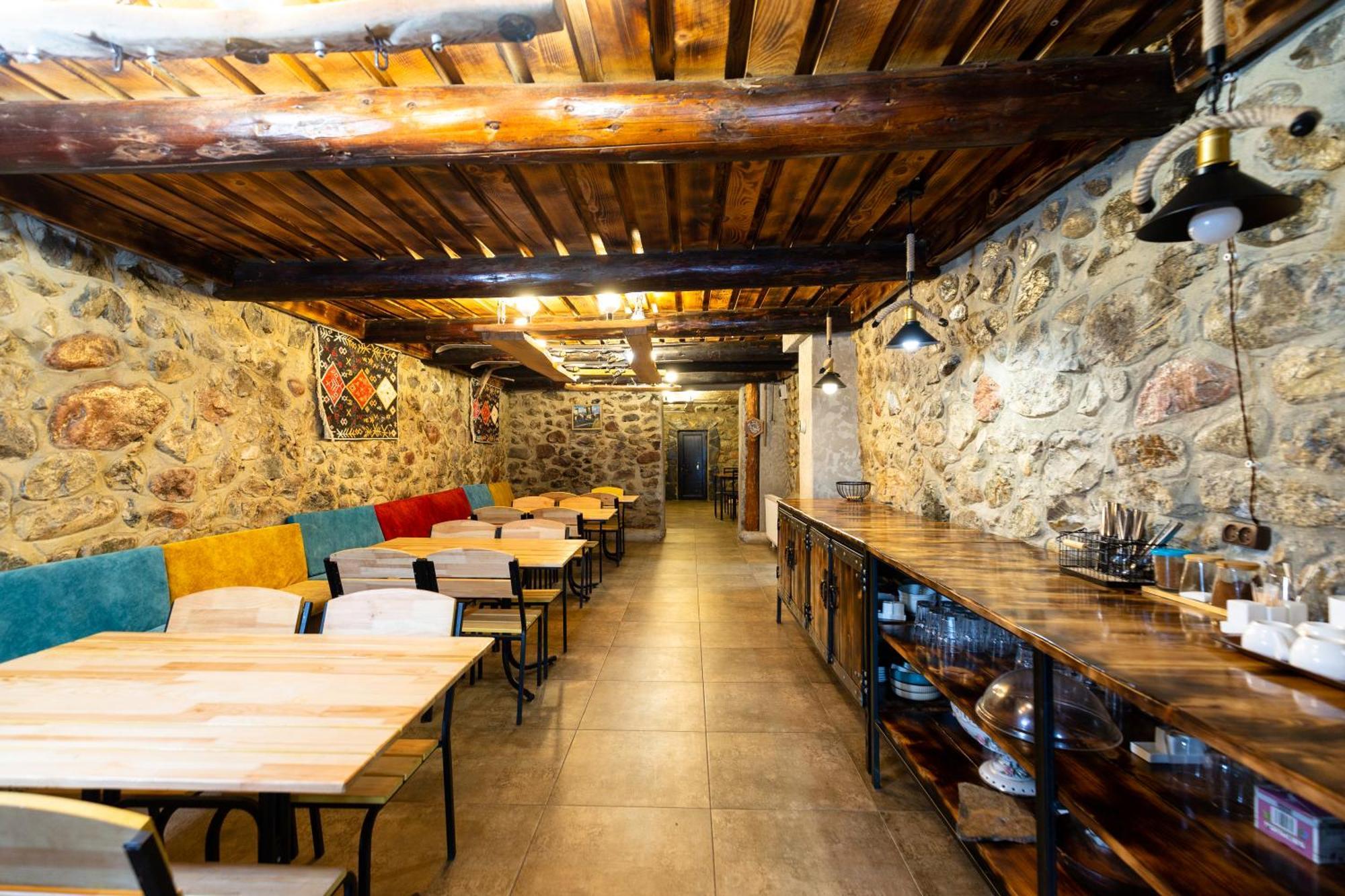 Mestia Hotel Amirani Εξωτερικό φωτογραφία