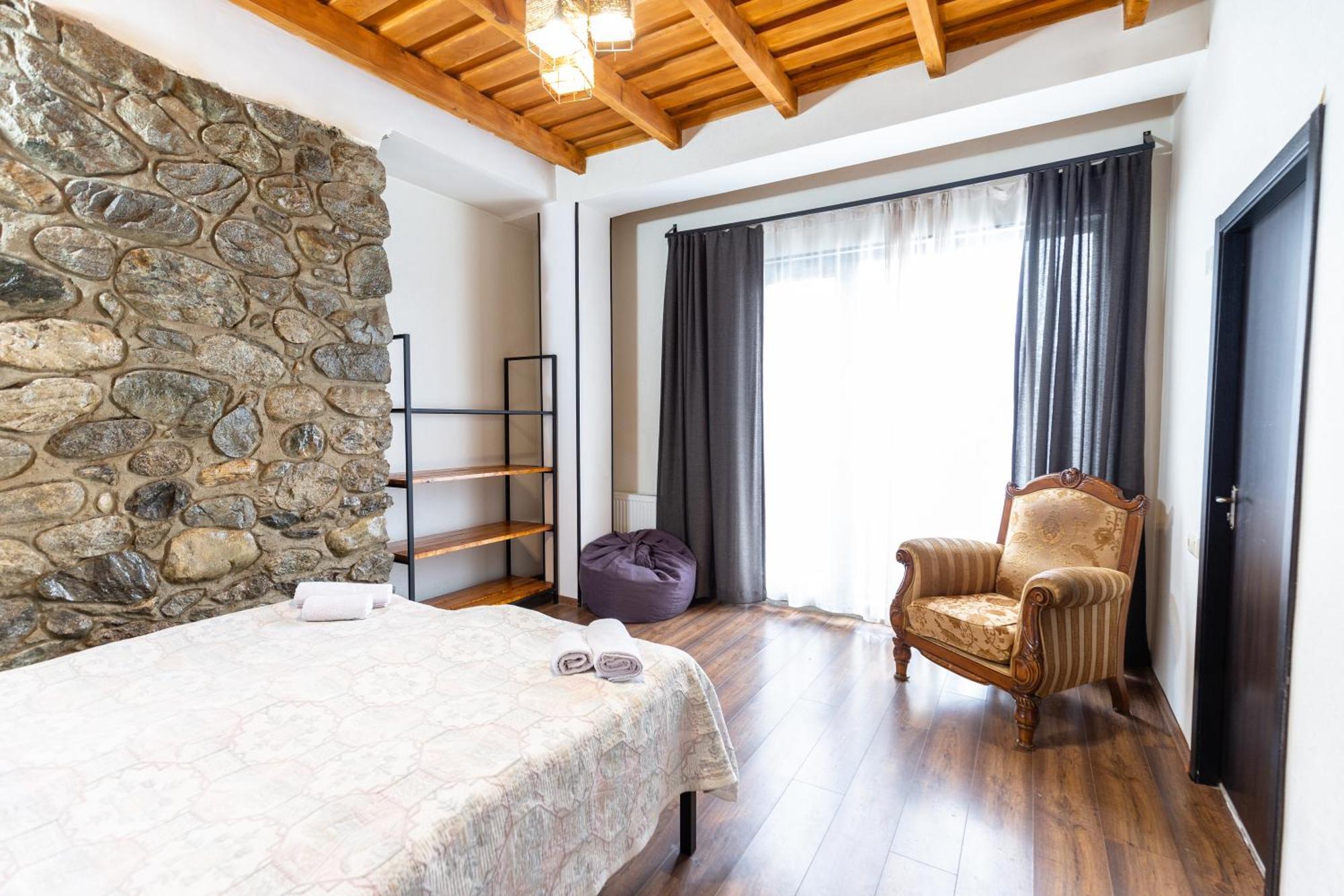 Mestia Hotel Amirani Εξωτερικό φωτογραφία