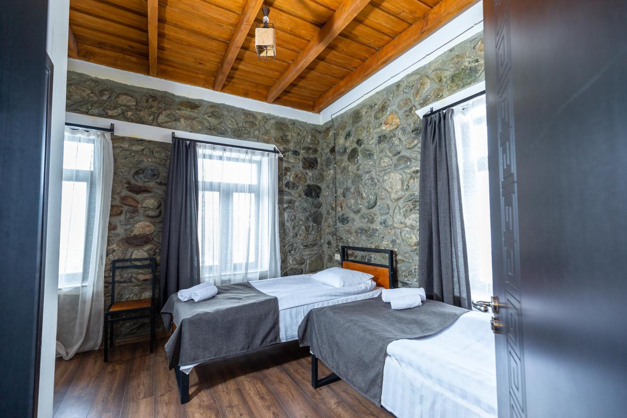 Mestia Hotel Amirani Εξωτερικό φωτογραφία