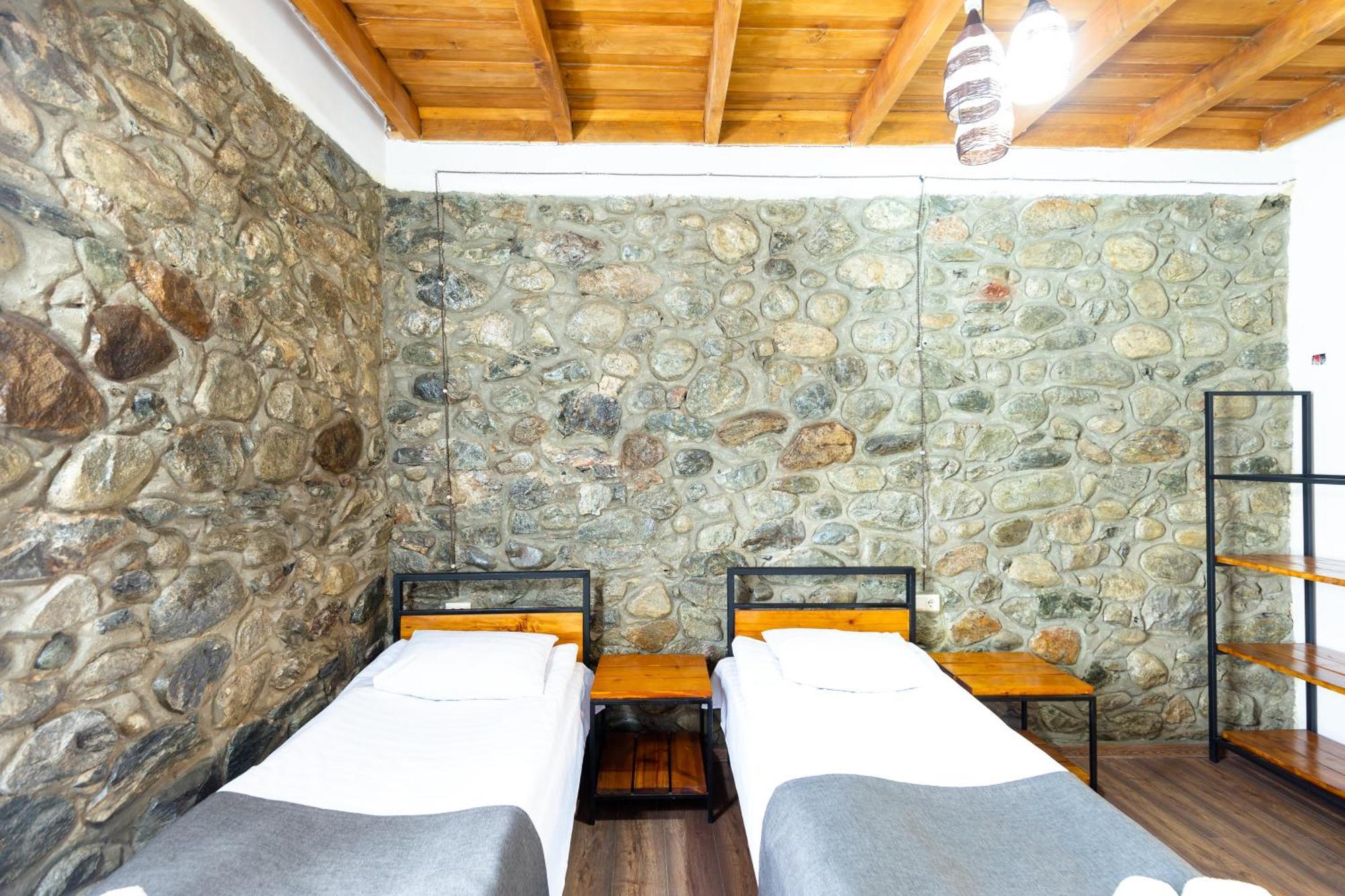 Mestia Hotel Amirani Εξωτερικό φωτογραφία