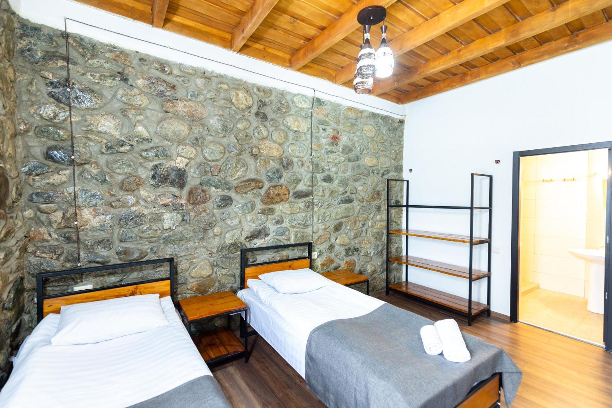 Mestia Hotel Amirani Εξωτερικό φωτογραφία