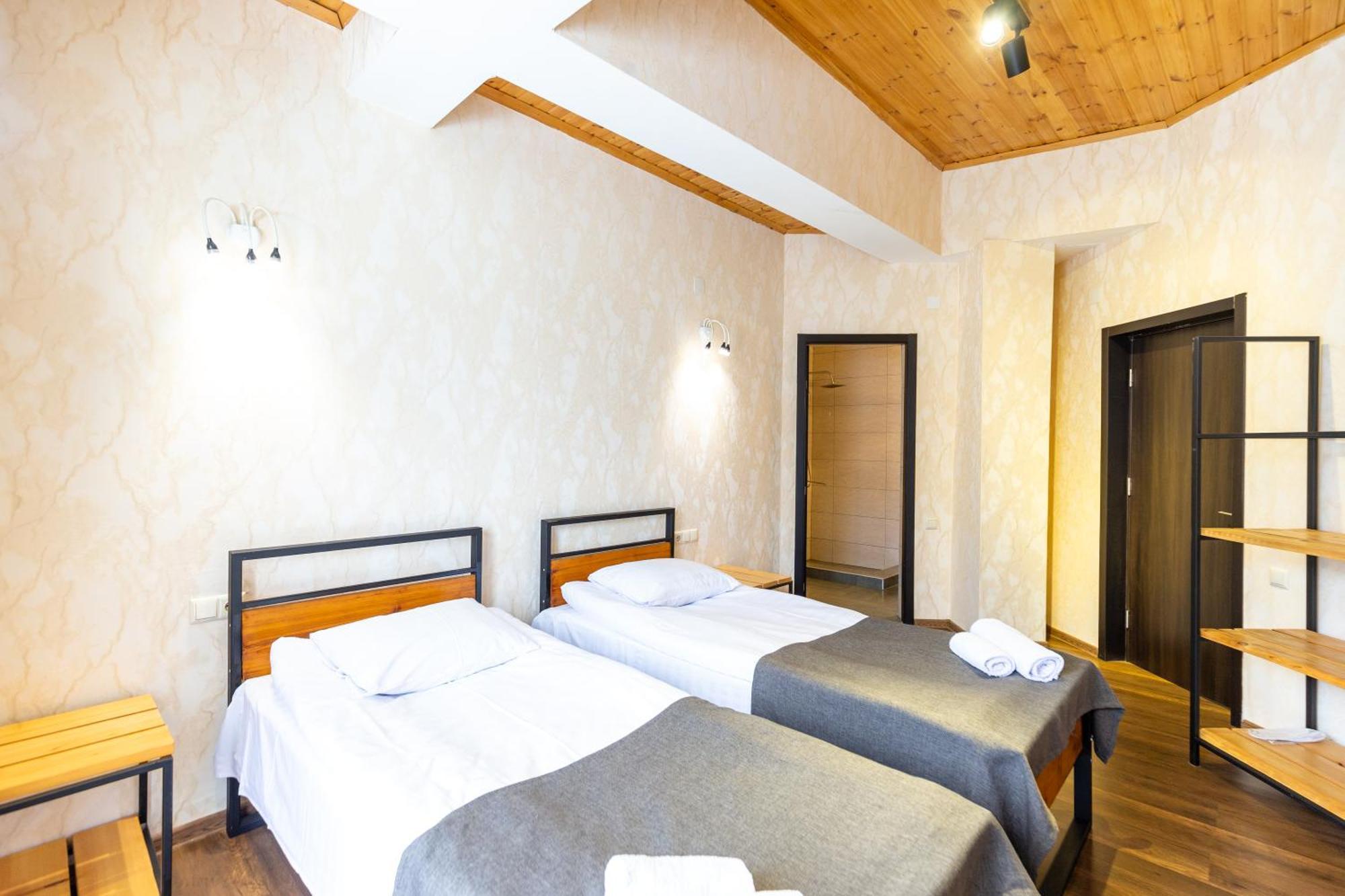Mestia Hotel Amirani Εξωτερικό φωτογραφία